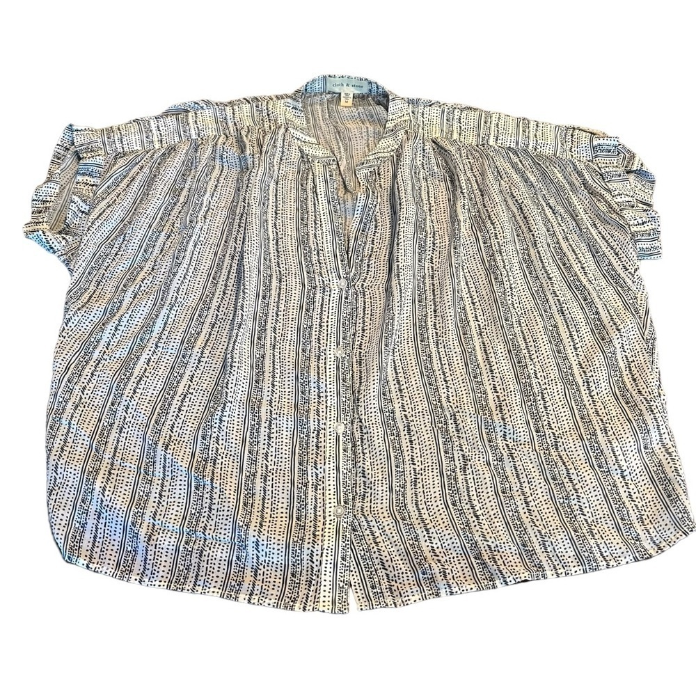 Cloth & Stone Short Sleeve Blue White  Top Size Medium